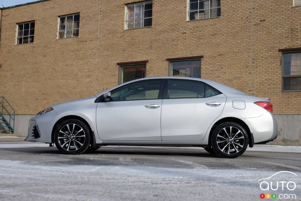 2019 Toyota Corolla pictures | Auto123