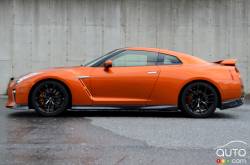2017 Nissan GT-R side view