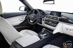 2016 BMW 340i center console