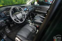 2016 Honda Pilot Touring cockpit