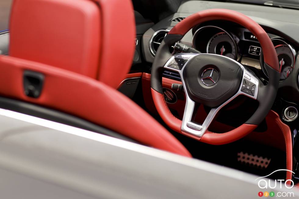 Steering wheel with controls