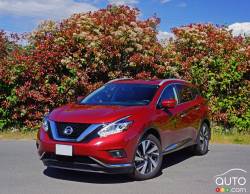 2016 Nissan Murano Platinum front 3/4 view