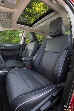 2016 Toyota Corolla S front seats