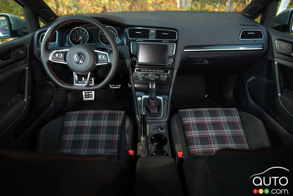 2016 Volkswagen Golf GTI dashboard