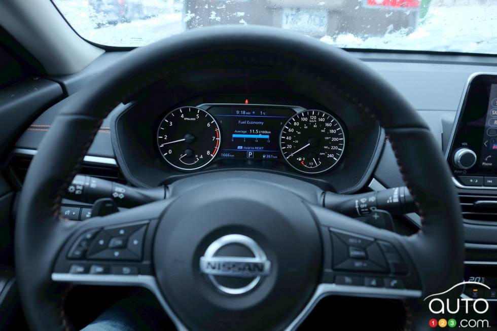 We drive the 2022 Nissan Altima SR Midnight Edition