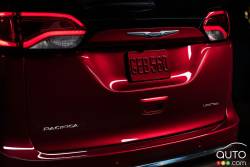 Détail du coffre de la Chrysler Pacifica 2017