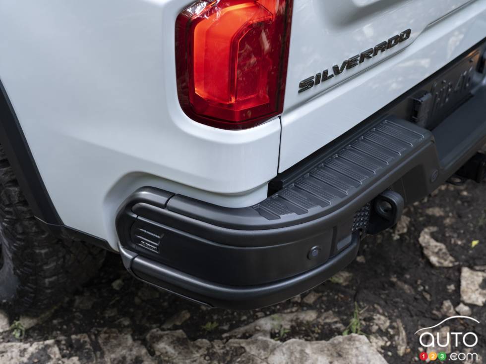 Introducing the 2023 Chevrolet Silverado ZR2 Bison