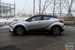 Here is the new 2019 Toyota C-HR