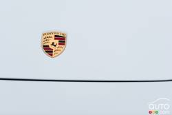 2015 Porsche Panamera GTS manufacturer badge