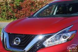 2016 Nissan Murano Platinum front grille