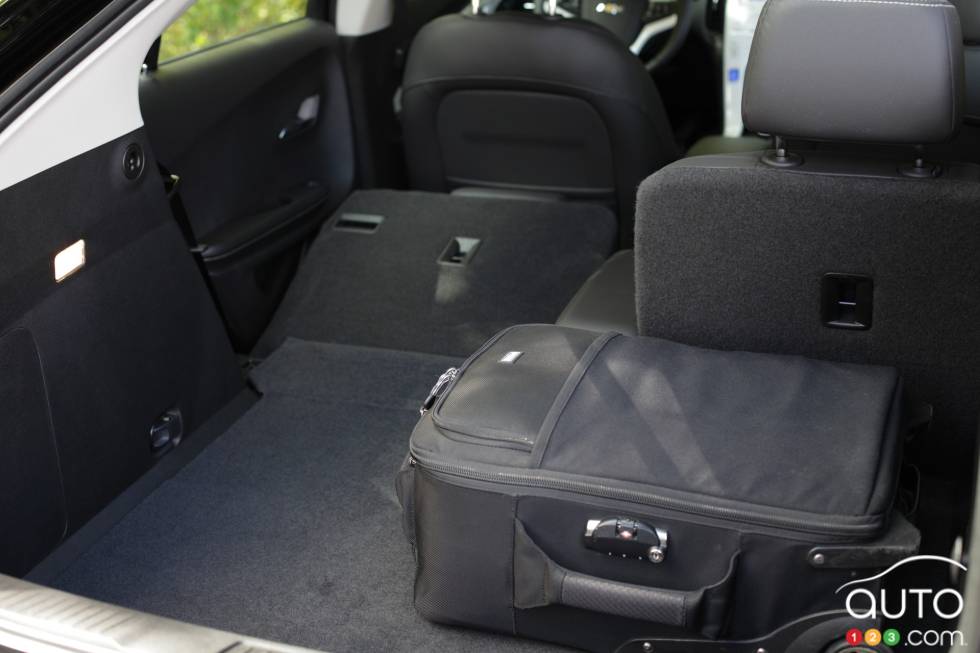 Espace de chargement avec la banquette arrière abaissée