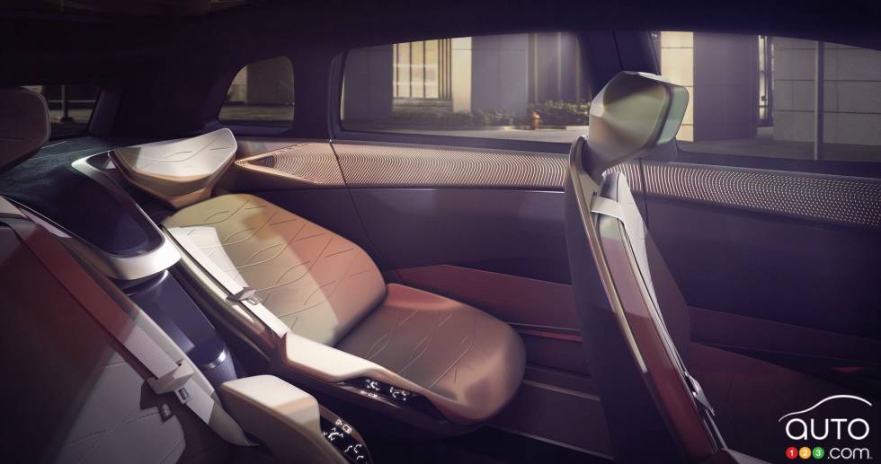 Introducing the Volkswagen ID. ROOMZZ Concept