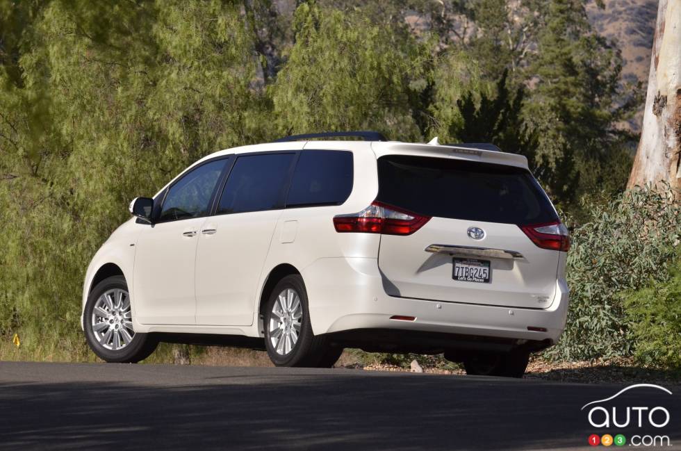 2017 Toyota Sienna rear 3/4 view