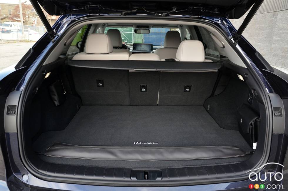 Nous conduisons le Lexus NX 450h 2021
