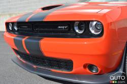 2016 Dodge Challenger SRT front grille