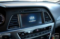Écran info-divertissement de la Hyundai Sonata PHEV 2016