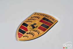 2017 Porsche 911 Carrera S cabriolet manufacturer badge