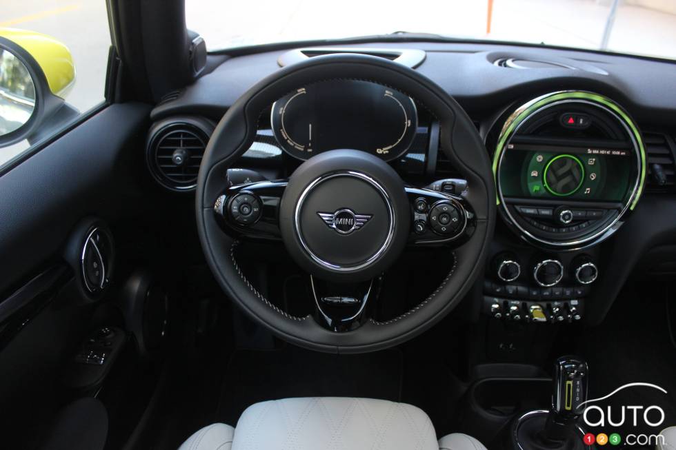 We drive the 2020 Mini Cooper SE