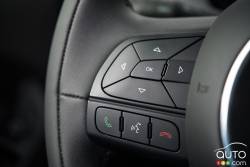 2016 Fiat 500x steering wheel mounted audio controls
