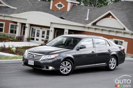 2011 Toyota Avalon XLS pictures