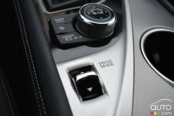 2016 Infiniti Q50 driving mode controls