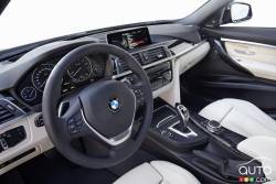 Habitacle du conducteur de la BMW 340i 2016