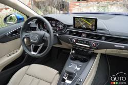 Habitacle du conducteur de l'Audi A4 2017