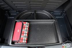2016 Kia Forte 5 SX trunk details