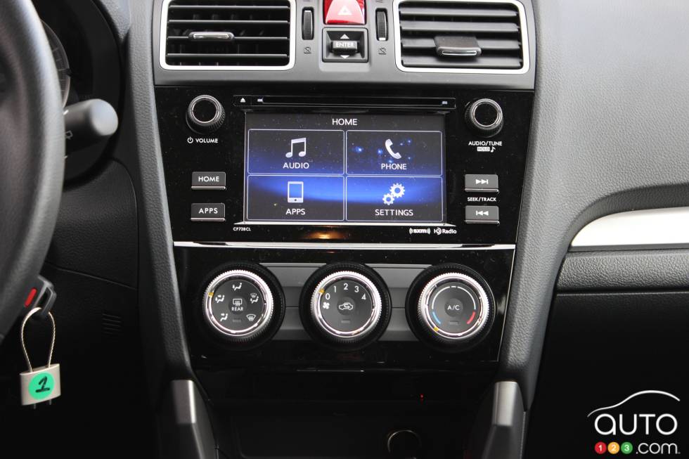 2017 Subaru Forester infotainement display