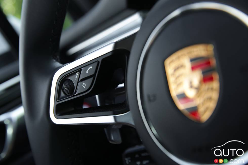 boutons de commandes au volant