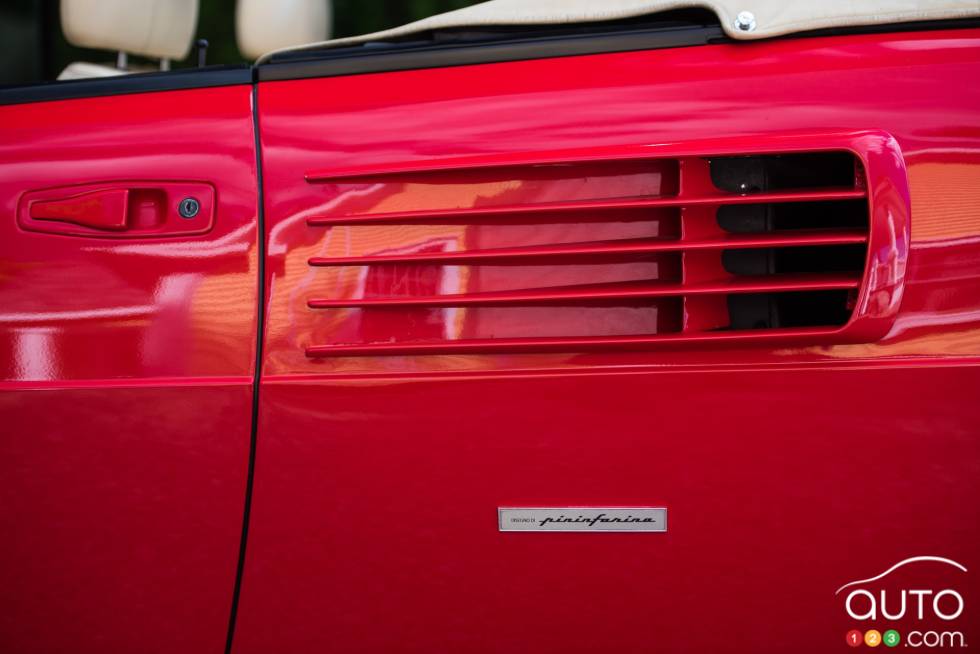 1989 Ferrari Mondial T exterior detail