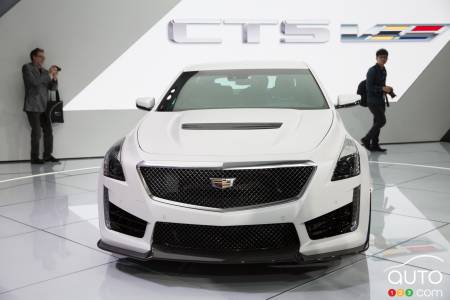2016 Cadillac CTS-V pictures from the 2015 Detroit auto-show