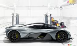 Vue de côté de l'Aston Martin AM-RB 001