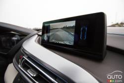 2016 BMW i8 infotainement display