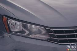Phare avant de la Volkswagen Passat TSI 2016