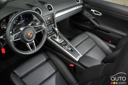 2017 Porsche 718 Boxster cockpit