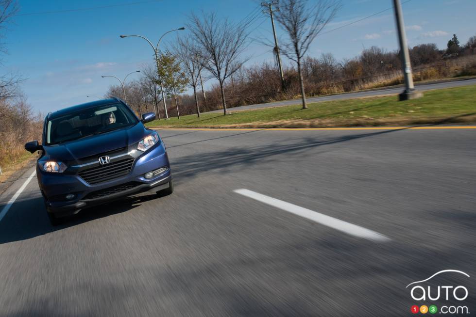 2016 Honda HR-V EX-L Navi driving