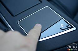 2016 Cadillac CT6 infotainement controls