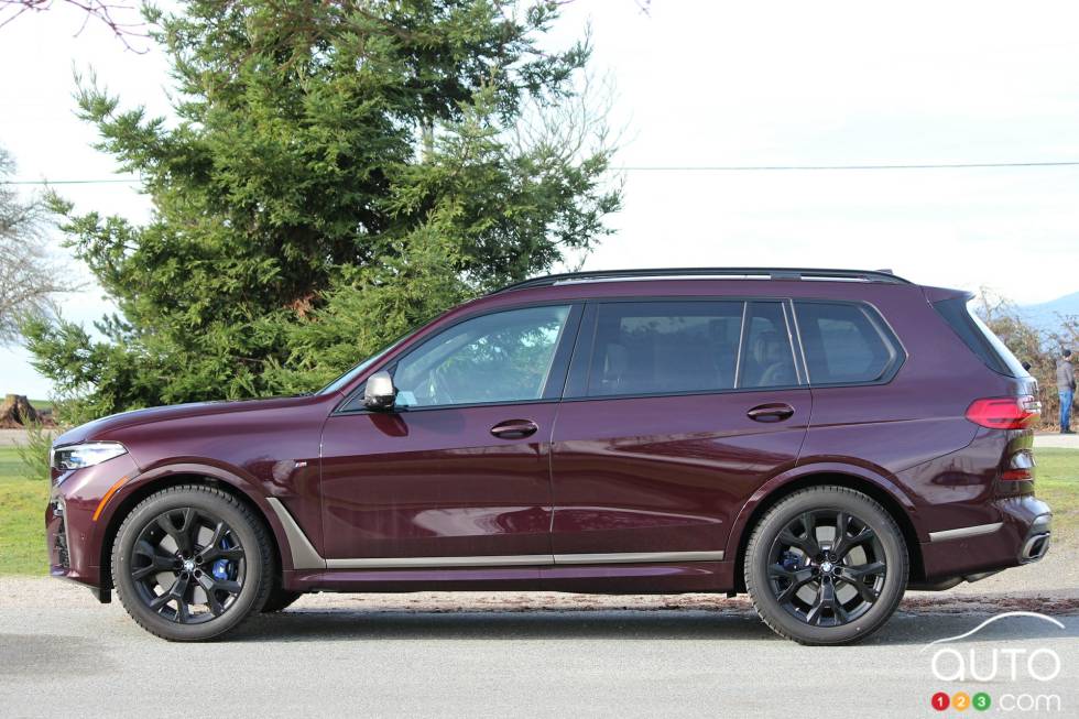 We drive the 2020 BMW X7 M50i