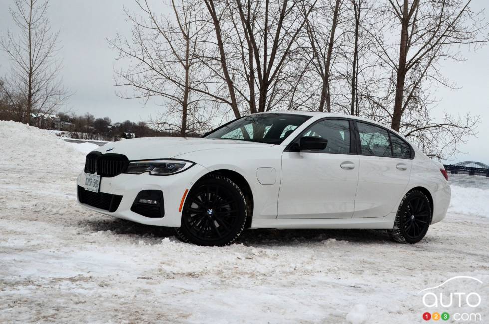 Nous conduisons la BMW 330e xDrive 2021