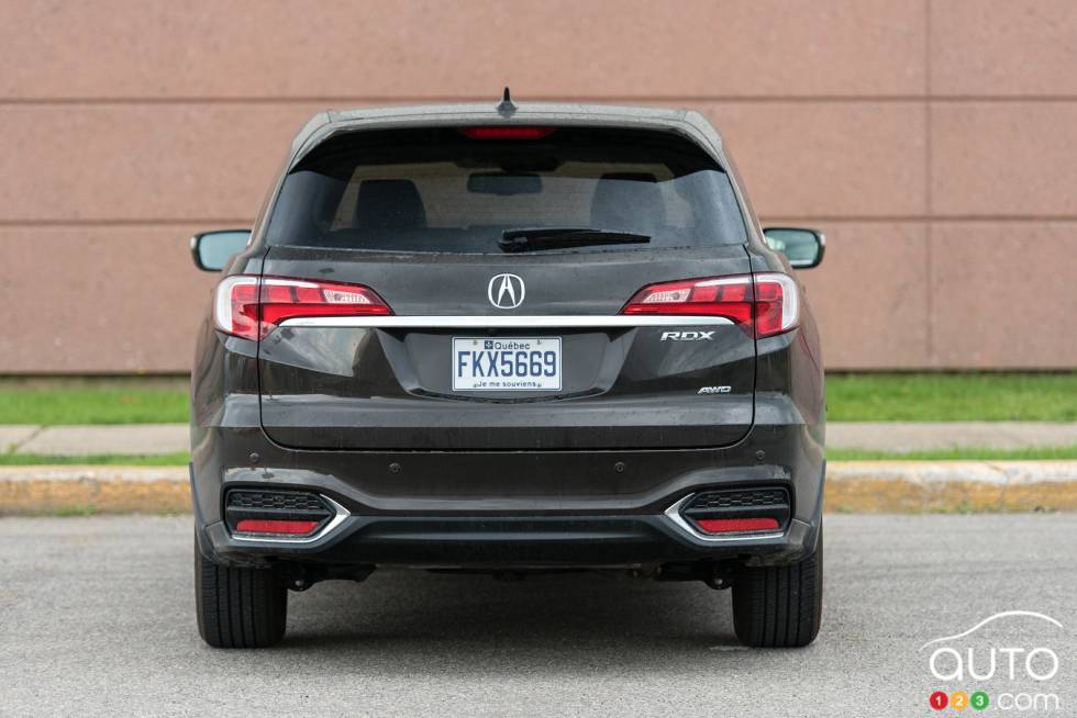 Vue arrière de l'Acura RDX Elite 2016
