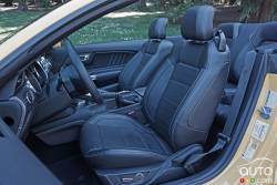 2016 Ford Mustang GT front seats