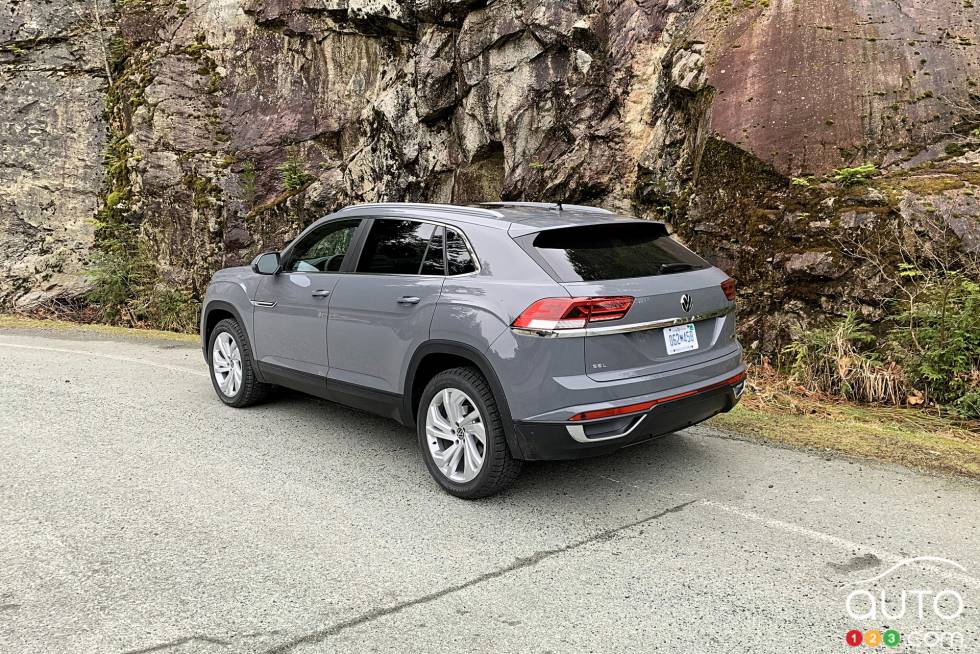 We drive the 2020 Volkswagen Atlas Cross Sport