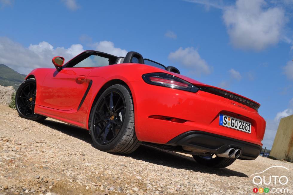 2017 Porsche 718 Boxster S rear 3/4 view
