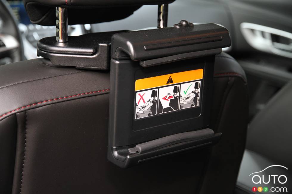 2016 Chevrolet Equinox LTZ interior details