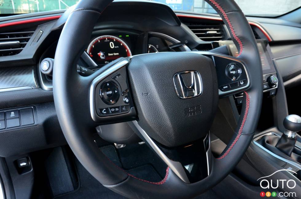 We drive the 2020 Honda Civic Si Coupe