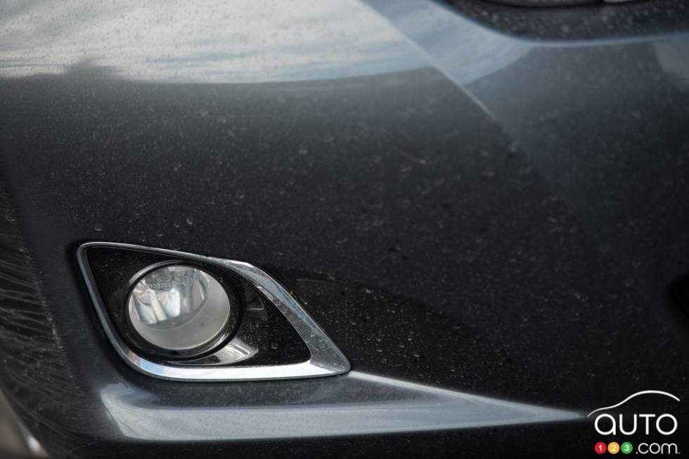 2016 Toyota Venza Redwood edition fog light