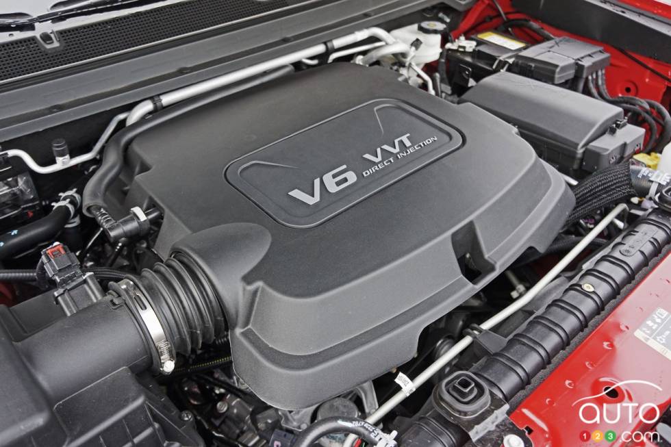 2016 Chevrolet Colorado Z71 Crew Cab short box AWD engine