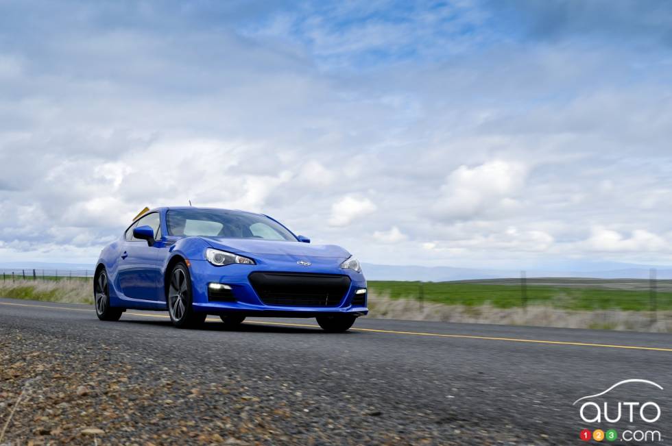 Front 3/4 view, away