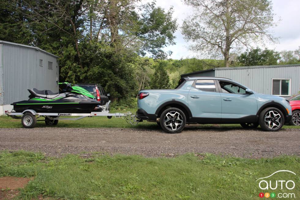 We drive the 2022 Hyundai Santa Cruz 